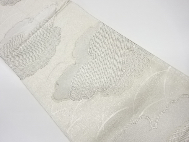 リサイクル　雲取りに古典柄模様織出し袋帯